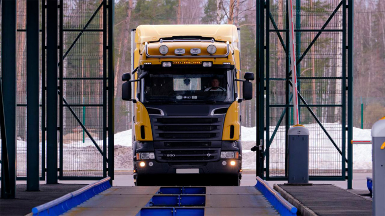 Кабмин продлил запрет на въезд в РФ грузовиков из ЕС, Великобритании и с Украины