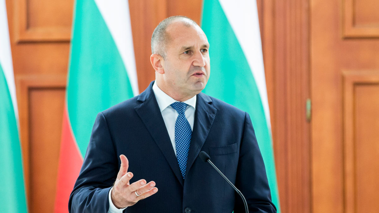 Глава Болгарии заблокировал поставки Украине бронетехники