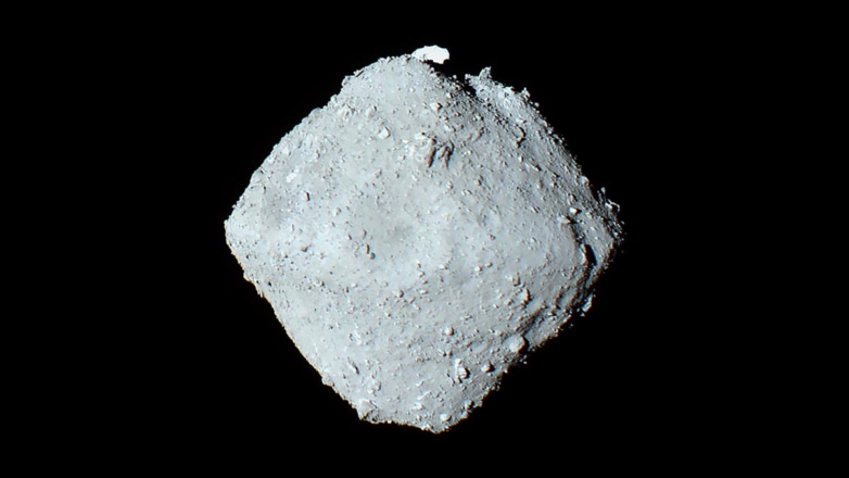 Ученые нашли в пробах астероида Рюгу органику из межзвездной среды