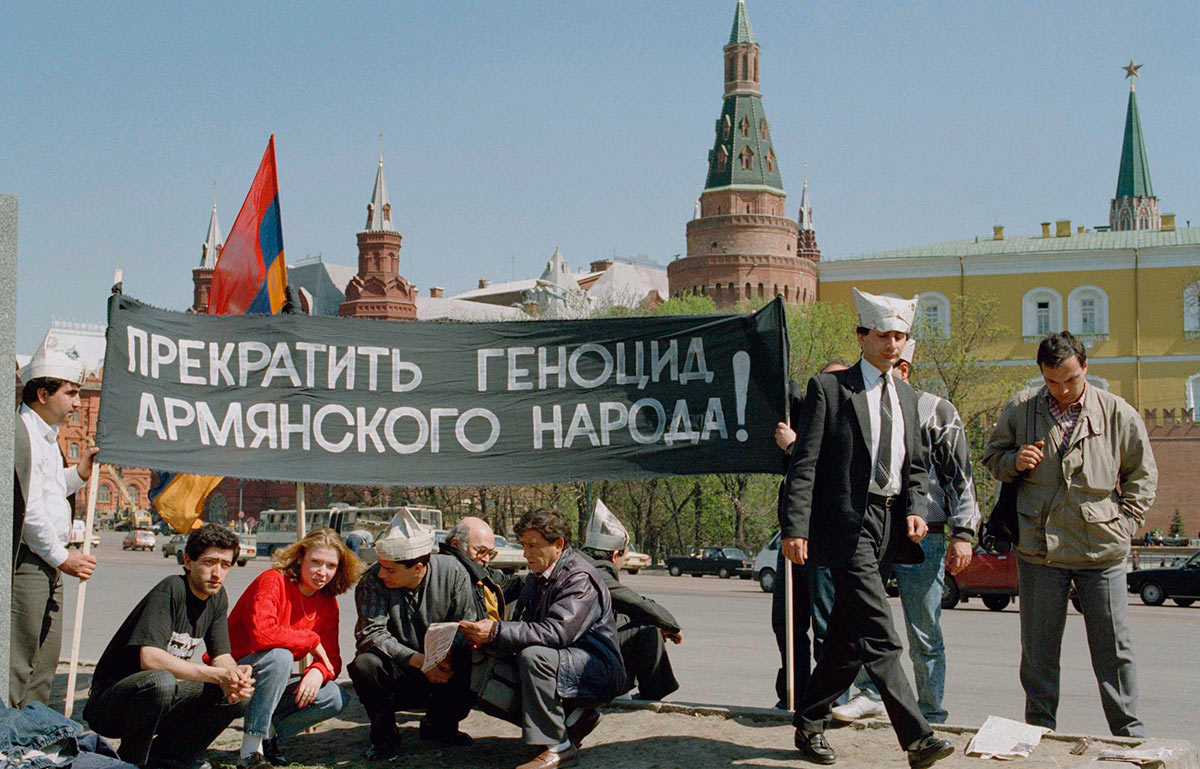 Этнические советские армяне во время митинга в Москве