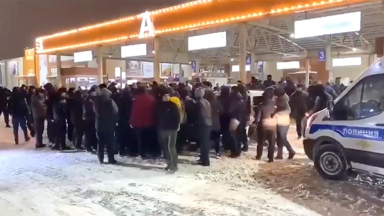 В Москве задержаны 80 человек после потасовки на рынке "Садовод"