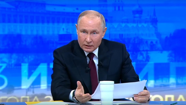 Путин: пенсионеры не будут уплачивать комиссию за услуги банков при оплате ЖКУ