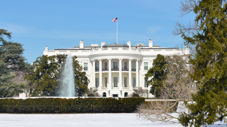 Белый дом: США внимательно наблюдают за президентскими выборами в России