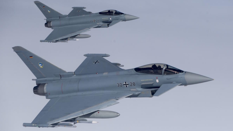 Германия подняла истребители для сопровождения военного самолета РФ