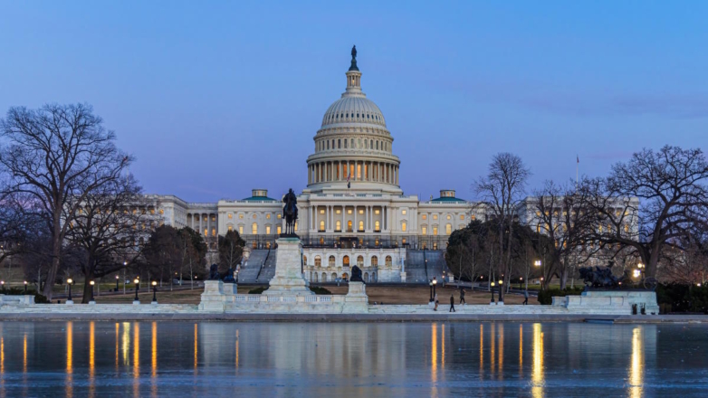 Сенат США продлил финансирование ведомств, чтобы завершить годовой бюджет
