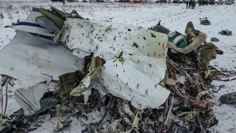 Обломки самолёта Ил-76 на месте крушения у села Яблоново Корочанского района