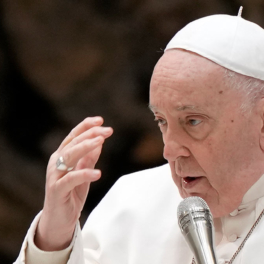 Папу римского Франциска пригласили на швейцарскую конференцию по Украине