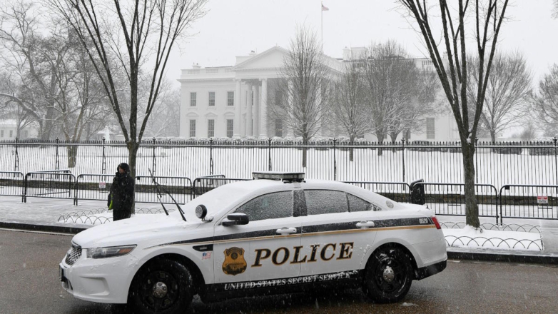 Полиция США рядом с Белым домом в Вашингтоне