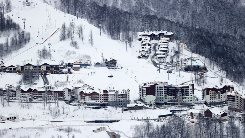 На курортах Сочи из-за непогоды закрыли часть канаток и горнолыжных трасс