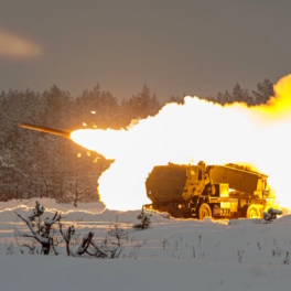 Блинкен: в новый пакет помощи Киеву вошли снаряды для HIMARS и противотанковые системы