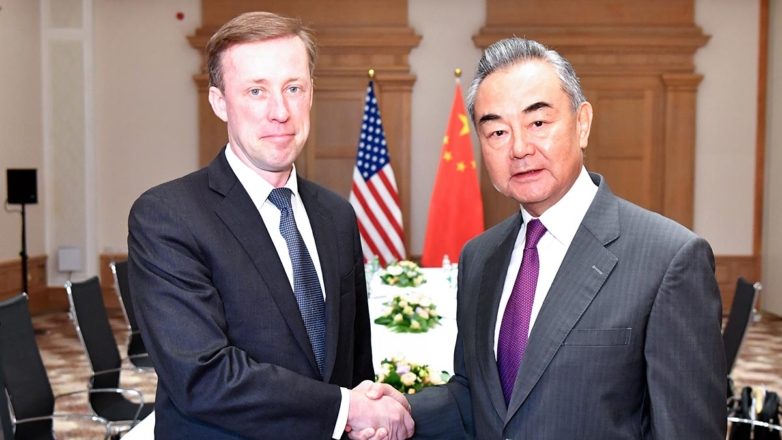 Ван И призвал США поддержать мирное воссоединение Китая