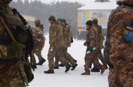 Зеленский подписал закон о продлении военного положения и мобилизации на Украине