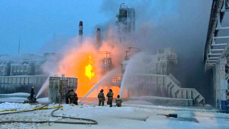 РБК: предварительной причиной пожара на терминале "Новатэка" в Усть-Луге стало внешнее воздействие