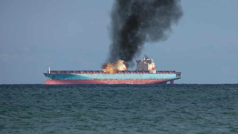 Корабль США поражен баллистической ракетой у побережья Йемена
