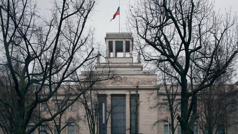 В ФРГ возбудили дело после проецирования украинцами фото на здание посольства РФ