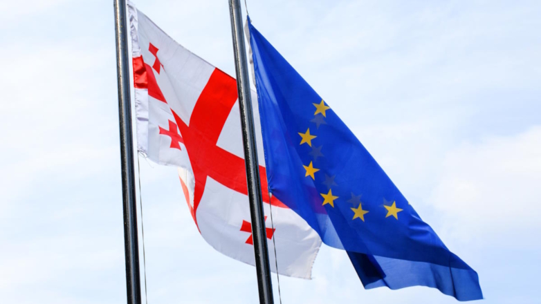 Флаги Грузии и Евросоюза
