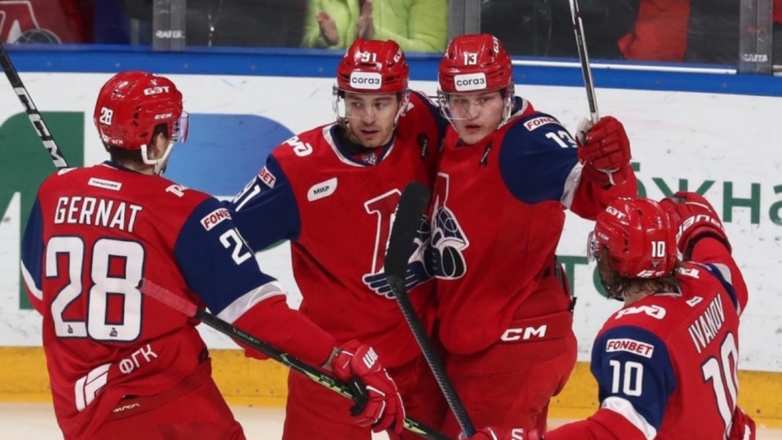 Хет-трик Никулина вернул "Локомотив" на первое место в Западной конференции КХЛ