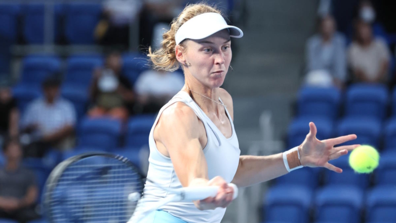 Россиянка Самсонова вышла в полуфинал теннисного турнира в Абу-Даби