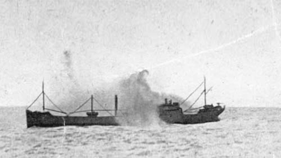 Норвежский теплоход "Боргестад", который вступил в бой с немецким тяжелым крейсером "Хиппер" для защиты конвоя, благодаря чему многим судам удалось уйти