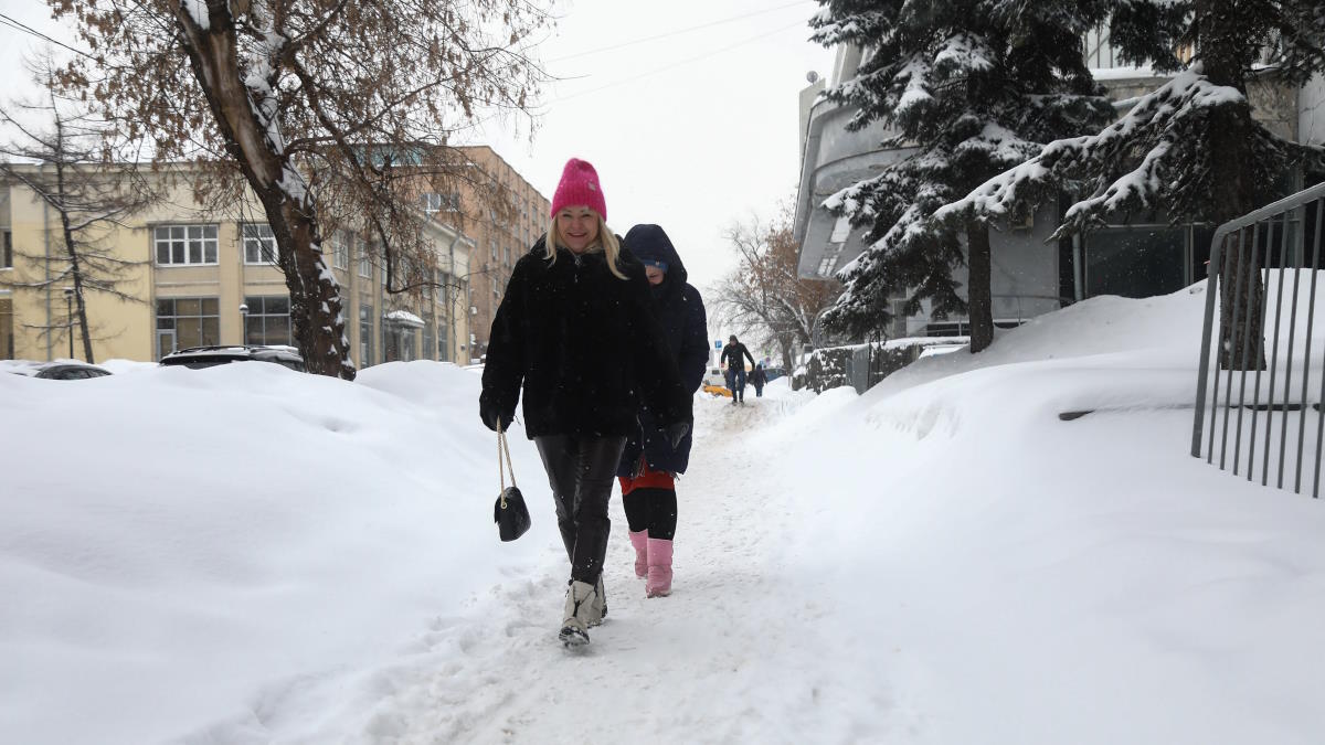 Синоптик заявила, что снег в Москве начнет таять быстрее во второй половине марта