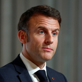 Экс-президент Франции заявил о конце эры "макронизма"