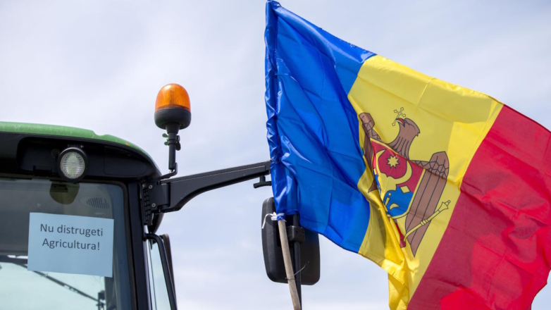В Молдавии фермеры заблокировали крупнейший КПП на границе с Румынией