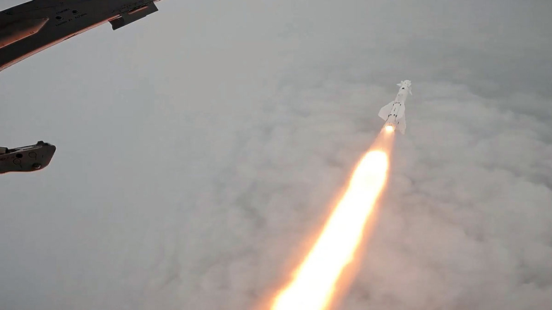 Пуск ракеты с истребителя-бомбардировщика Су-34