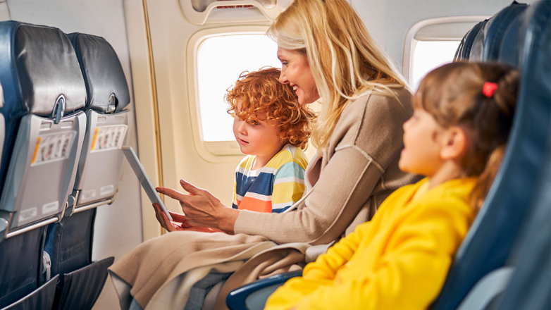 Российским авиакомпаниям запретят рассаживать семьи в самолетах