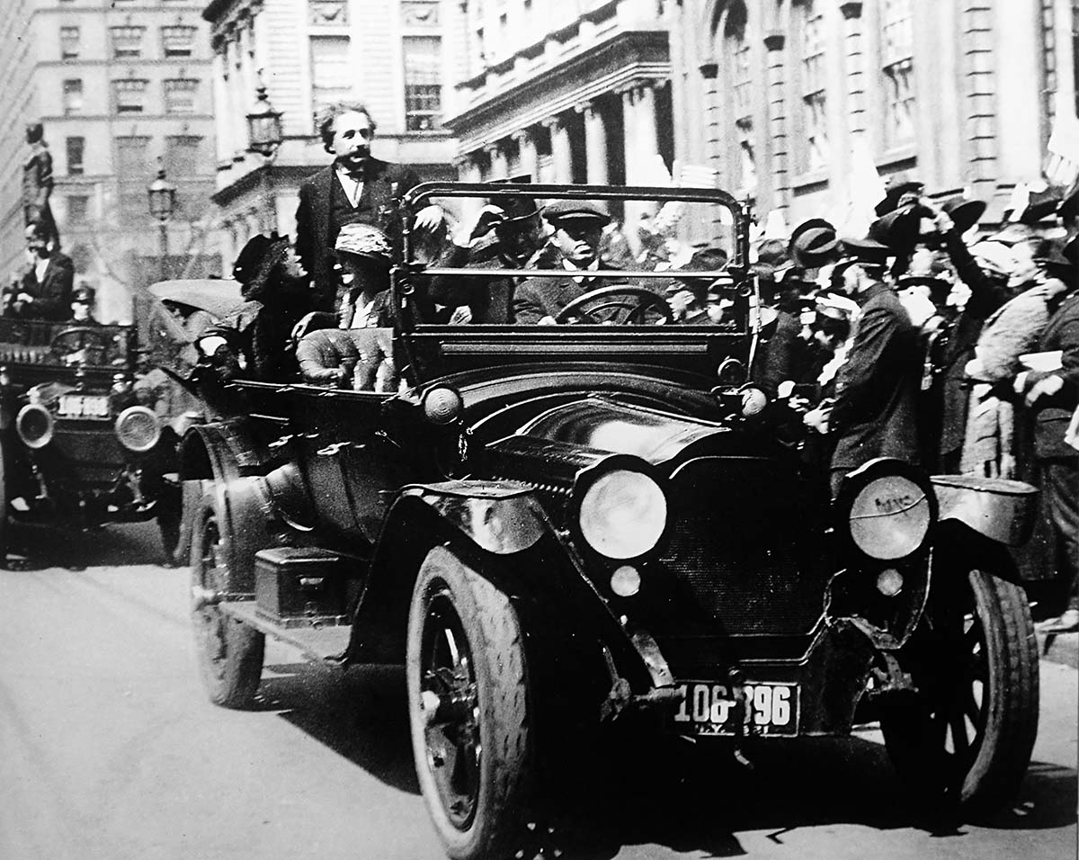 Эйнштейн во время визита в Нью-Йорк, 1921 год