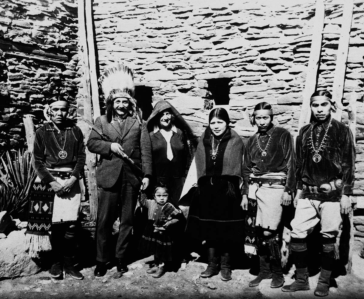 Эйнштейн с индейцами хопи, 1931 год