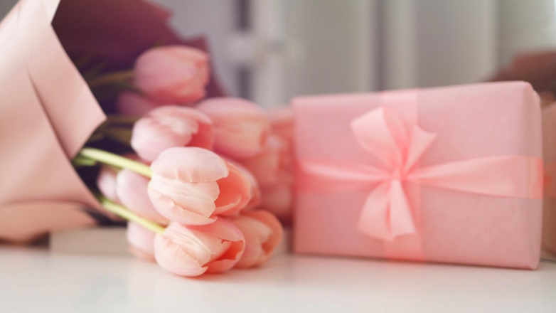 Не только цветы и конфеты: 7 стильных интерьерных подарков на 8 Марта