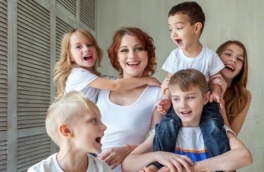 Правительство выделит более 30 млн рублей на выплаты матерям-героиням
