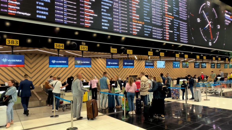 В АТОР призвали туристов заранее приезжать в аэропорты из-за проверок