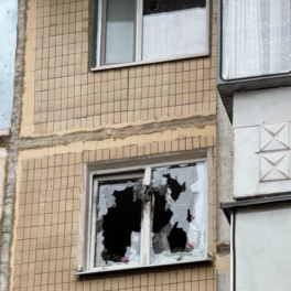 В Белгороде украинский беспилотник влетел в многоквартирный дом