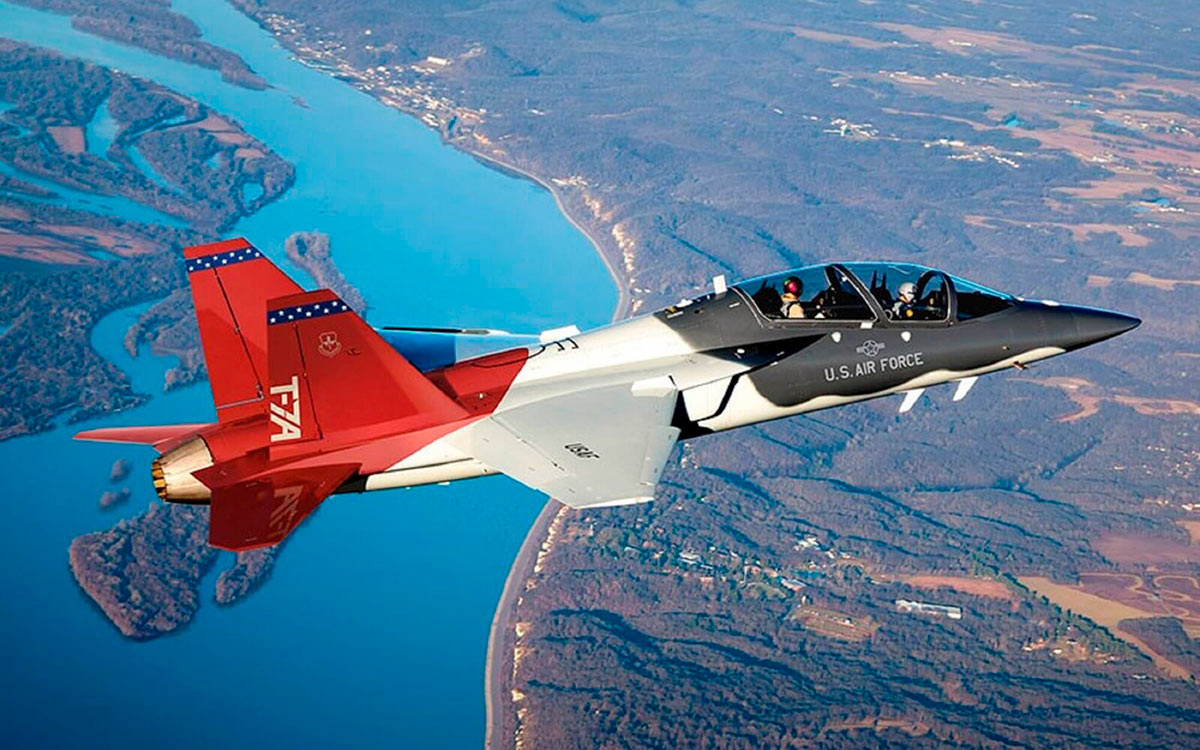 Учебно-тренировочный самолет T-7A Red Hawk компании Boeing