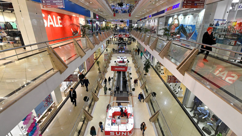 Трафик в торговых центрах России за выходные уменьшился на 18%
