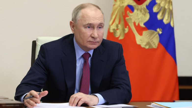 Путин назвал приоритетом государства укрепление семейных ценностей