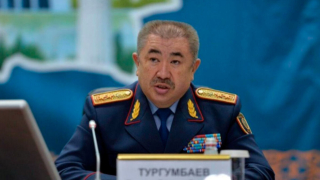 В Казахстане по делу о массовых беспорядках задержали экс-главу МВД Тургумбаева