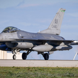 Le Monde: Франция в течение двух лет подготовит 26 украинских пилотов для управления F-16