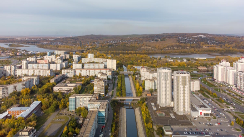 Уровень воды в реке Томь в Новокузнецке достиг отметки опасного уровня