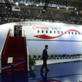 В МИД рассказали о работе России и Китая над созданием новых самолетов