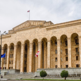 Парламент Грузии запускает процедуру преодоления вето на закон об иноагентах