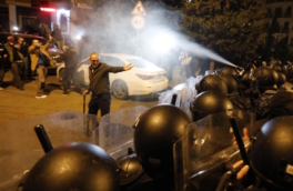 В Тбилиси протестующие против закона об иноагентах устроили беспорядки
