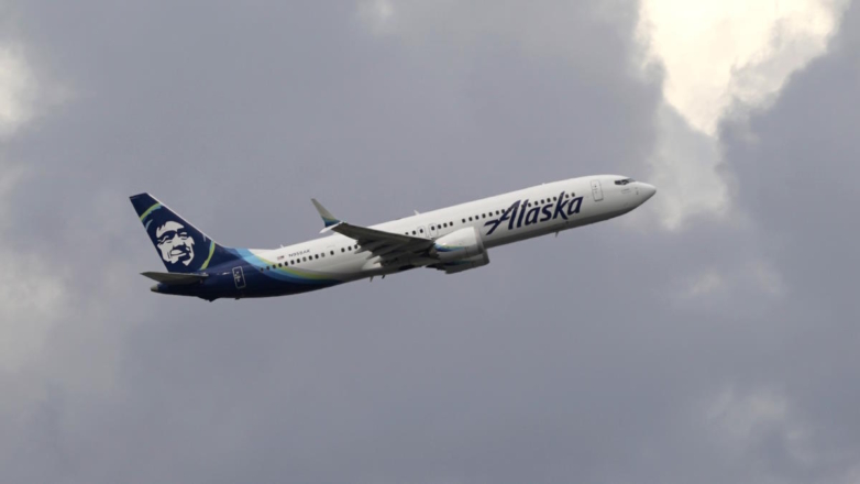 Самолёт Boeing 737 MAX 9 авиакомпании Alaska Airlines
