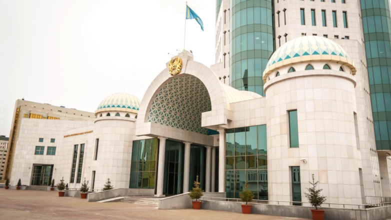 Сенат Казахстана одобрил в первом чтении запрет на въезд в страну экстремистов и педофилов