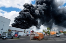 СМИ: пожар на заводе Diehl в Берлине не потушили спустя сутки