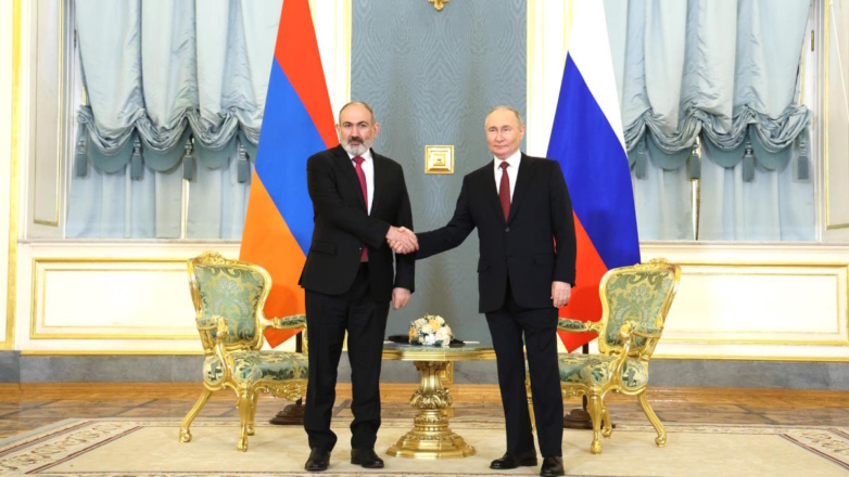 Премьер-министр Армении Никол Пашинян и президент России Владимир Путин