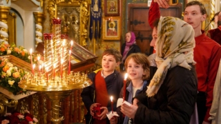 В пасхальную ночь в России прошли почти 13 тыс. богослужений и крестных ходов