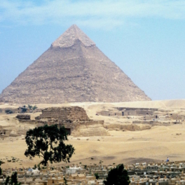 Недалеко от пирамид Гизы обнаружили признаки большого подземного сооружения