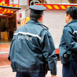 В Гонконге мужчина с ножом напал на работников ресторана
